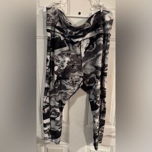 Under Armour Womens Plus Size Heatgear Ankle Leggings Black Print Sz 3X